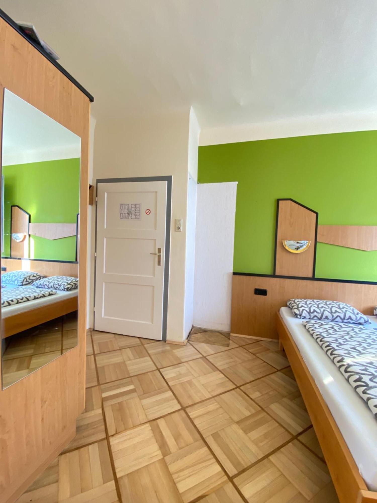 Affordable Central Rooms, 10-Min To Lugner City Bécs Kültér fotó