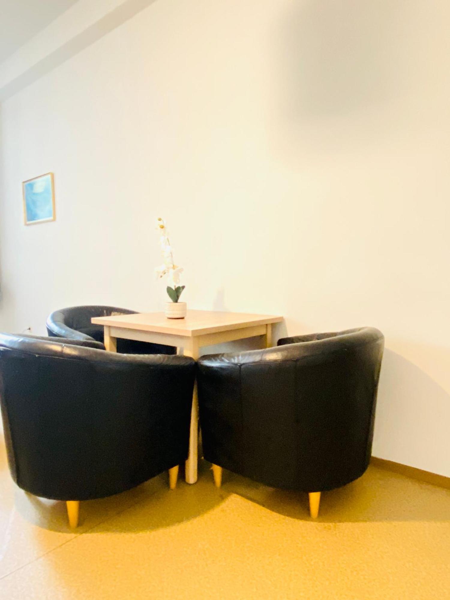Affordable Central Rooms, 10-Min To Lugner City Bécs Kültér fotó