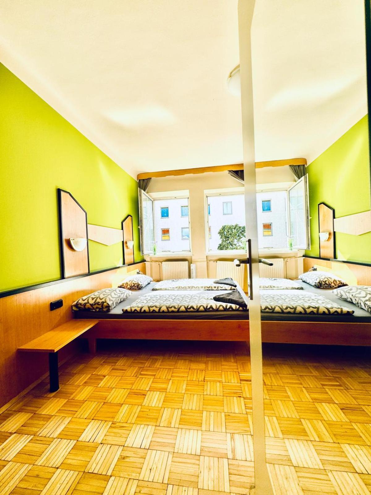 Affordable Central Rooms, 10-Min To Lugner City Bécs Kültér fotó